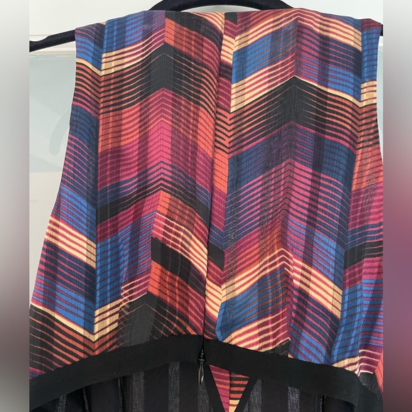 Bash maxi dress with colored pattern. Amazing cut, opened on the rib cage & back - Picture 4 of 9